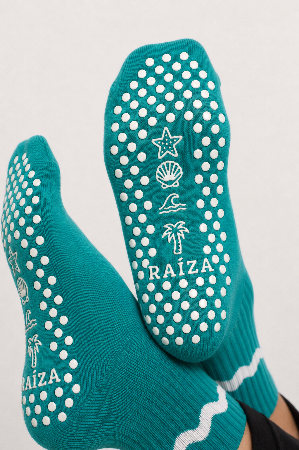 Verano Grip Socks